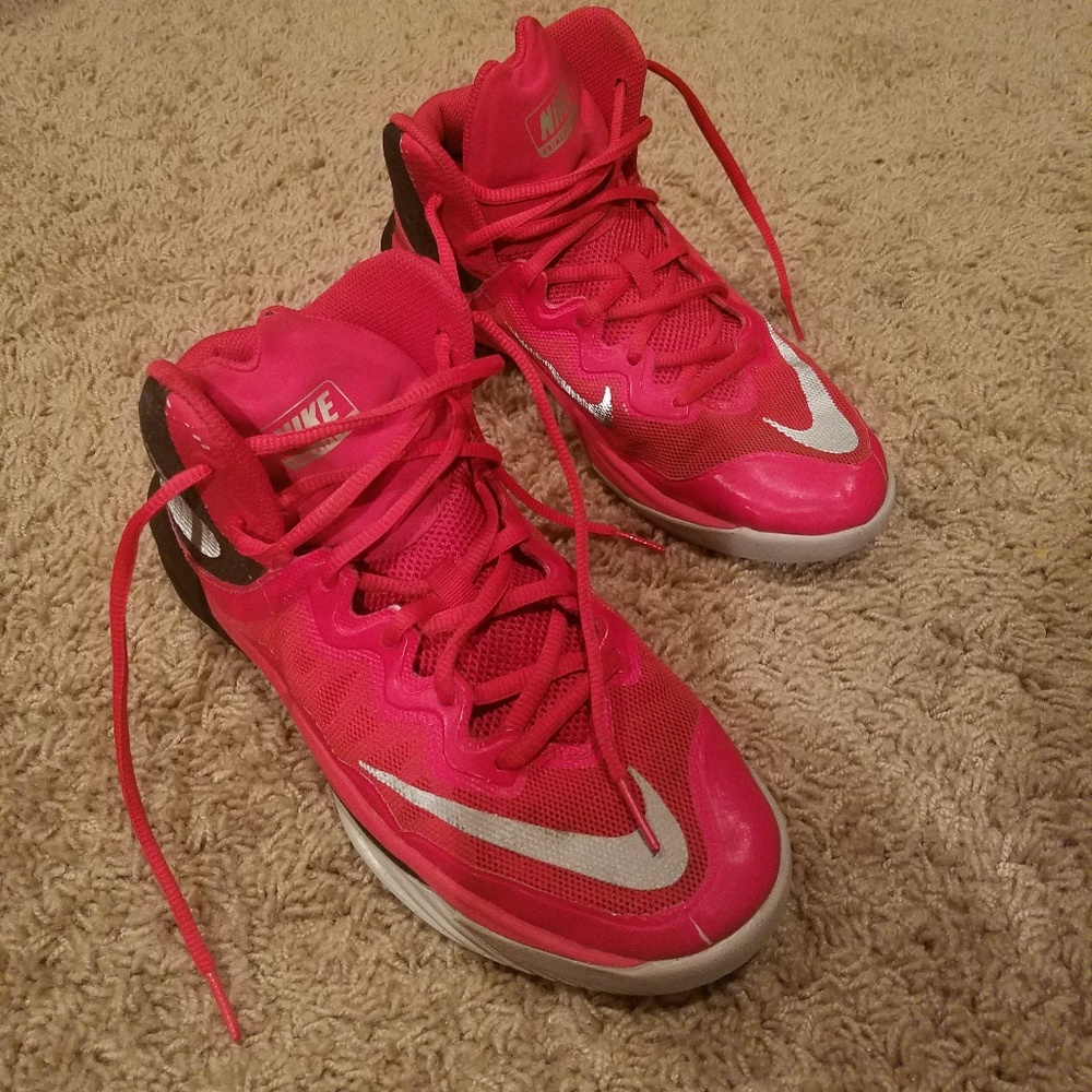 Nike boys basketball shoes